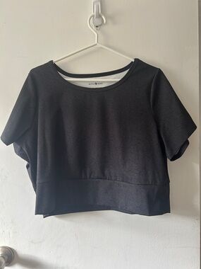 Active USA Black Short-Sleeve Textured Crop Top